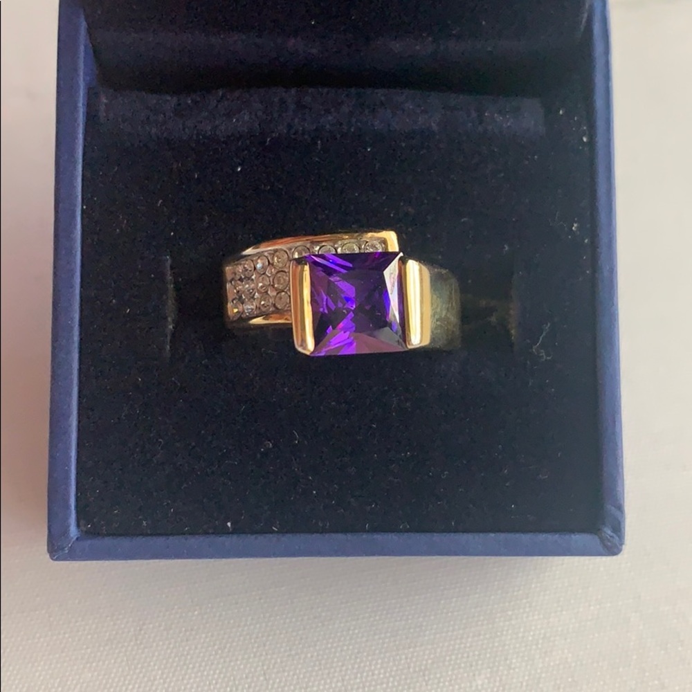 Costume gold ring with rhinestones